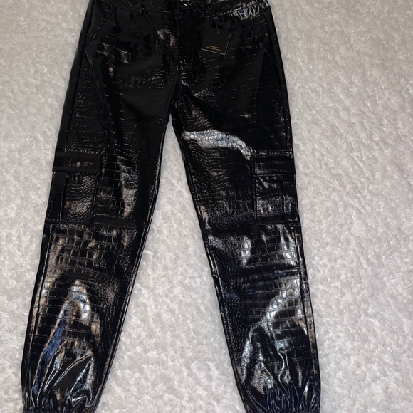 IAMJENNIFERLE Black Faux Leather croc cargo pants NWT - Picture 3 of 8